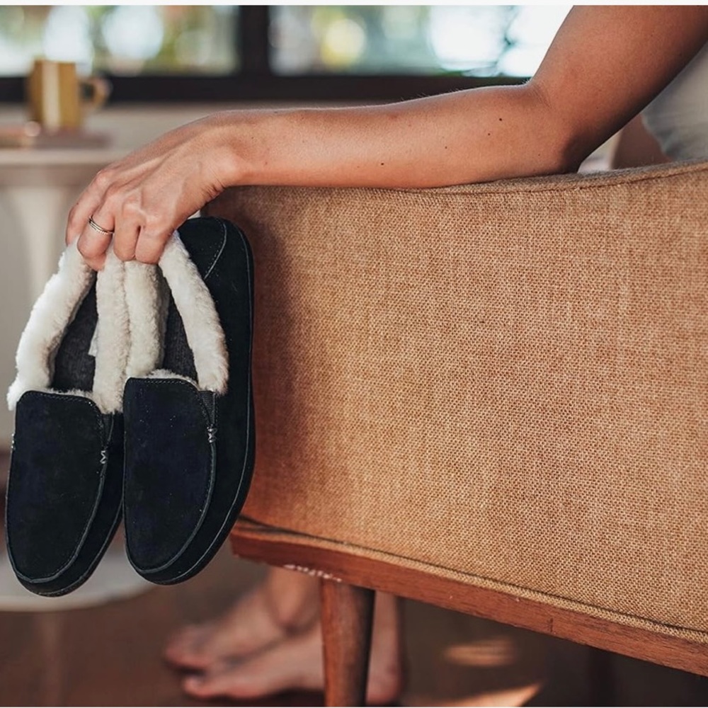 NEW OluKai Ku'una Genuine Shearling Slipper (Women)